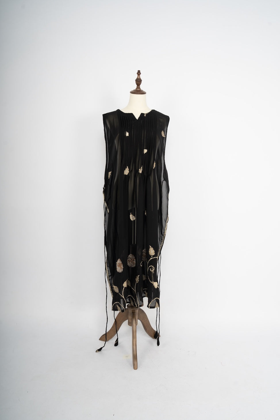 Noir Florentine Long Shrug