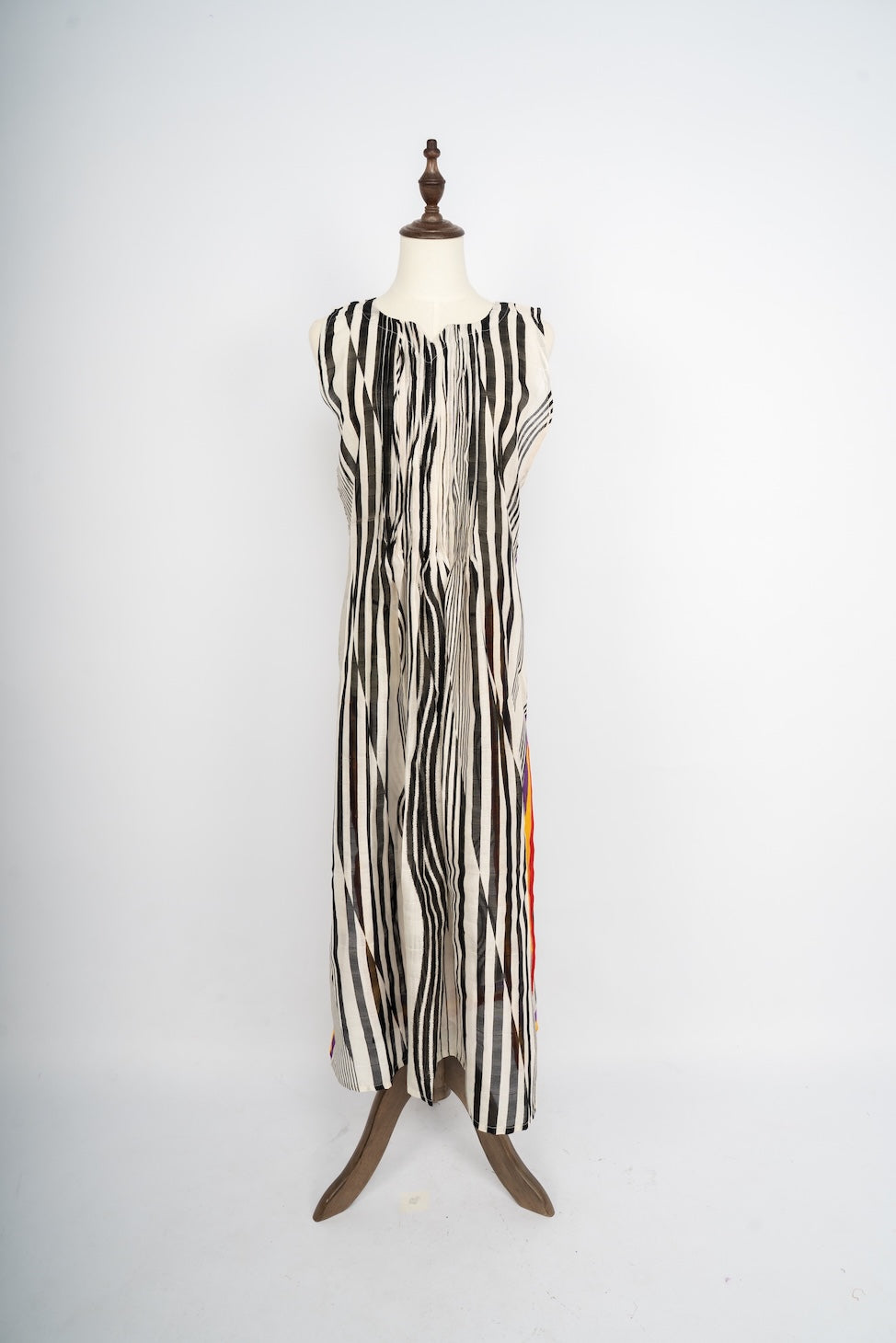 Monochrome Contrast Long Shrug