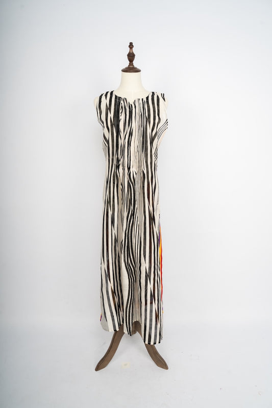 Monochrome Contrast Long Shrug