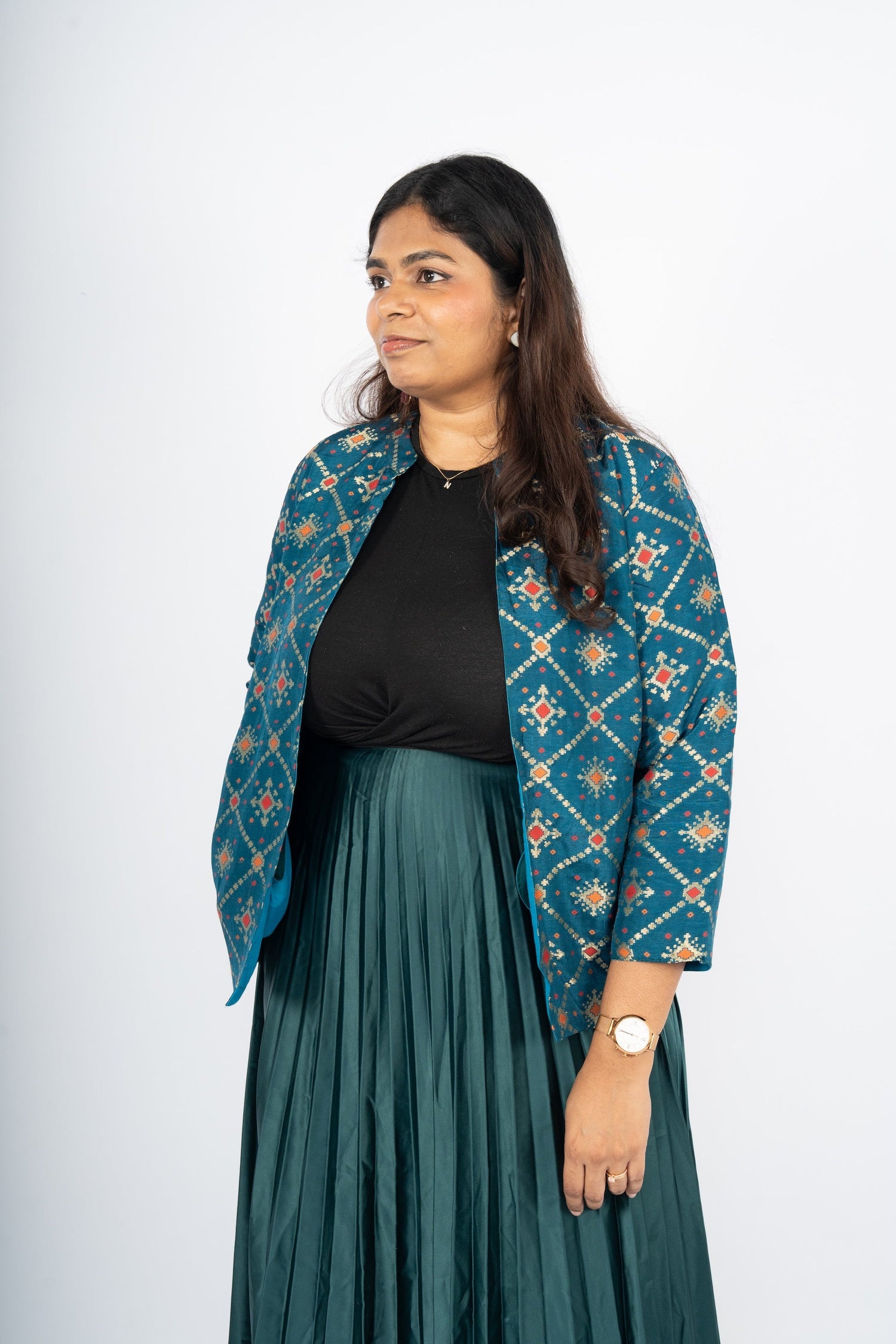 upcycled saree jacket with zari border sustainable Indianwear jacket Singapore  circular fashion jacket made from saree heritage upcycled silk jacket